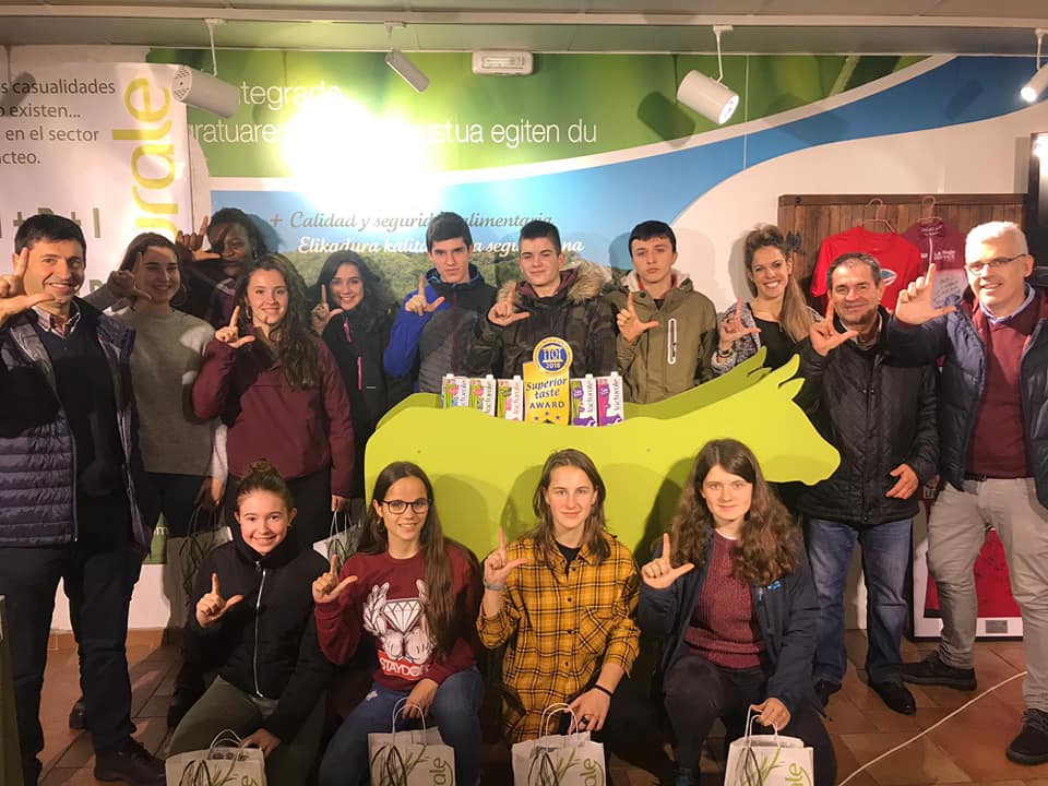 J&oacute;venes Talentos y Maitane Melero en Lacturale